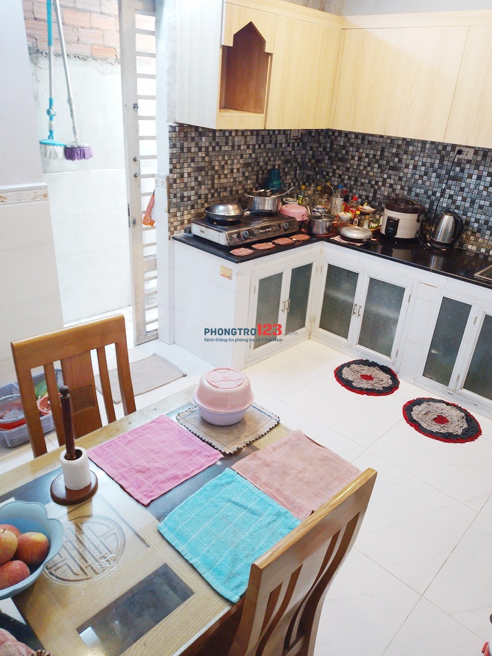 Cho thuê nhà nguyên căn 1 trệt 1 lầu 96 m2 full nội thất hẻm 766 QL13 gần ngã tư Bình Phước, Thủ Đức