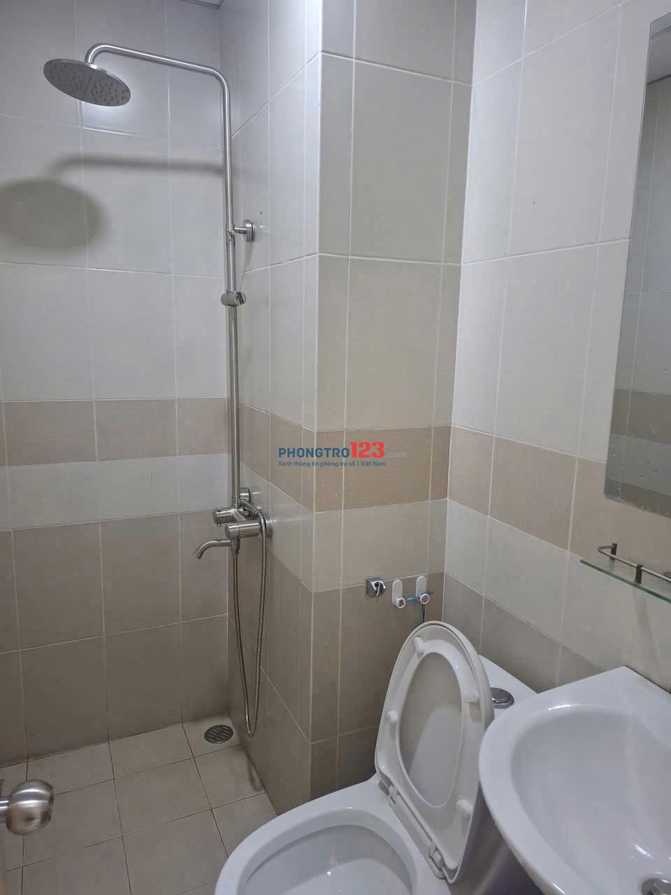 Chung cư Bàu Cát 7, Tân Bình: 40m2, 1p ngủ, 1wc, máy lạnh, 5tr/th
