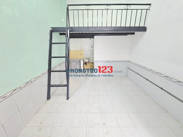 Phòng Mới rộng ở 3-4 người Hành Lang 4m Đ. Hai Bà Trưng Gần Go Dĩ An, Giờ tự do
