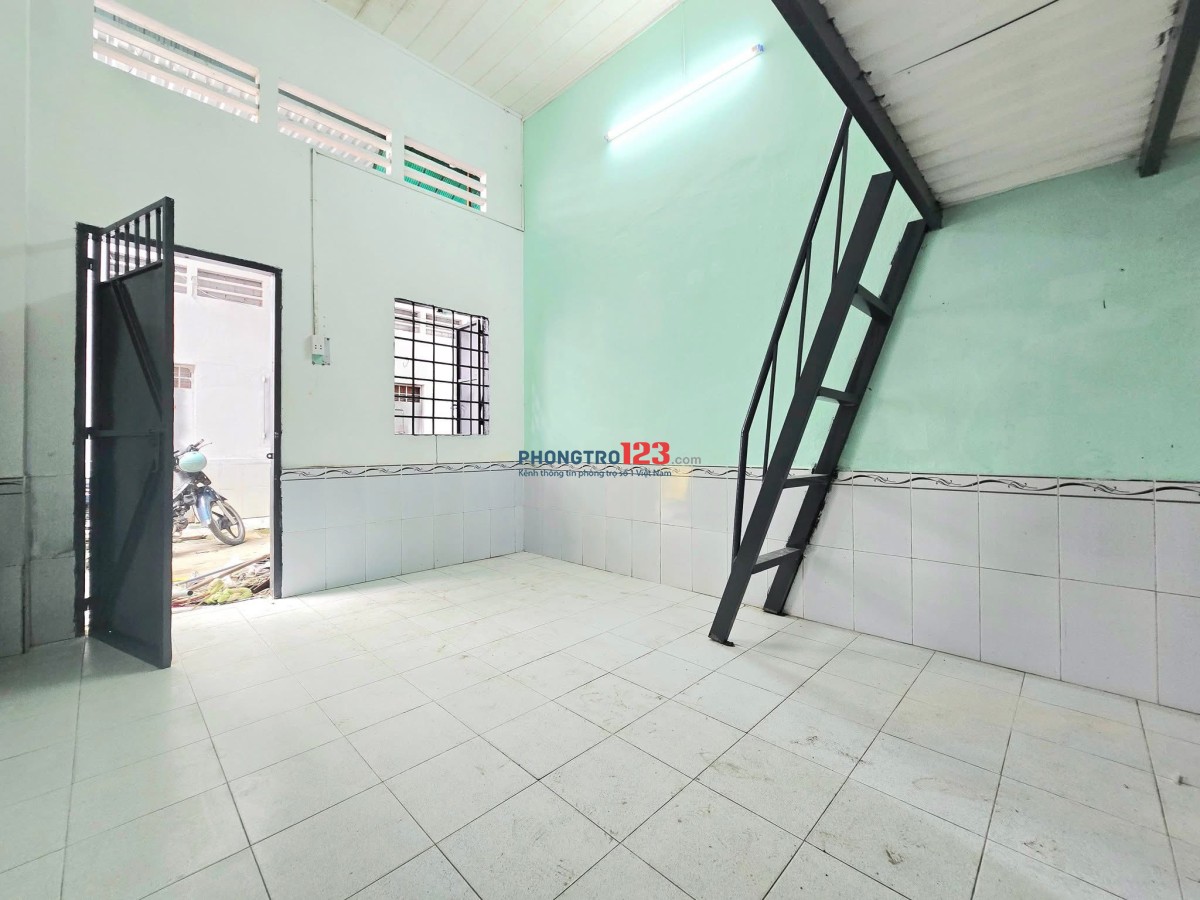 Phòng Mới rộng ở 3-4 người Hành Lang 4m Đ. Hai Bà Trưng Gần Go Dĩ An, Giờ tự do