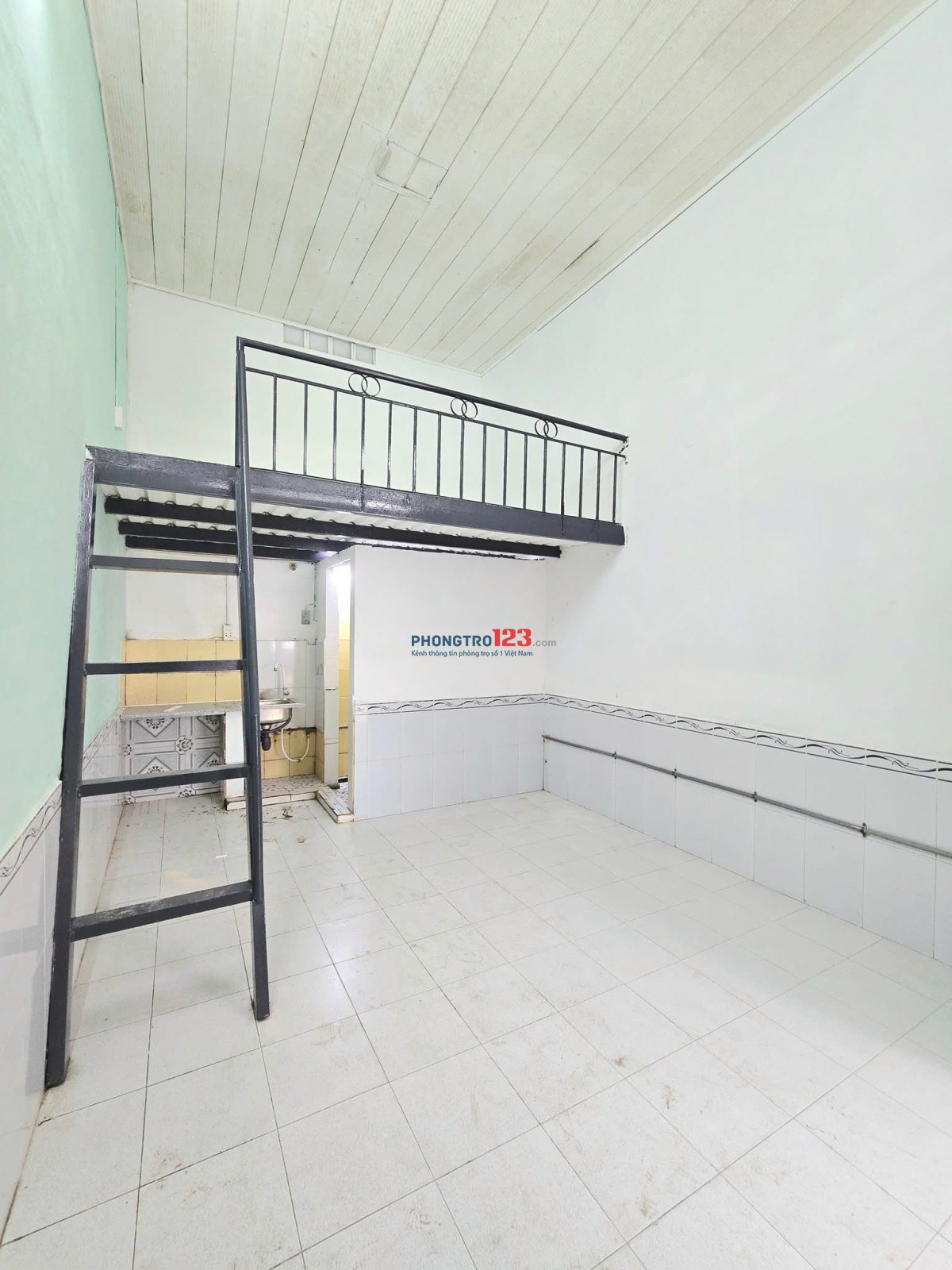 Phòng Mới rộng ở 3-4 người Hành Lang 4m Đ. Hai Bà Trưng Gần Go Dĩ An, Giờ tự do
