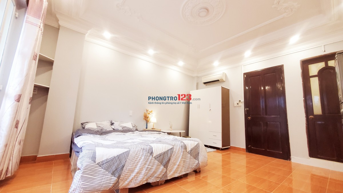 Phòng 35m2, full nội thất, ban công, kế bên Hutech UVK, XVNT, P.25, B.T !