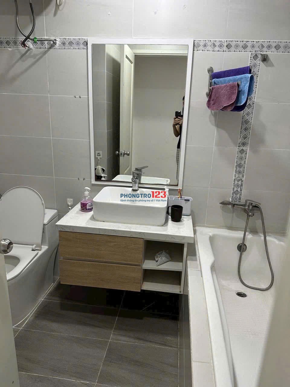 Cho thuê chung cư Screc, Trường Sa, Q3: 80m2, 2pn, 2wc, NT 13tr/tháng