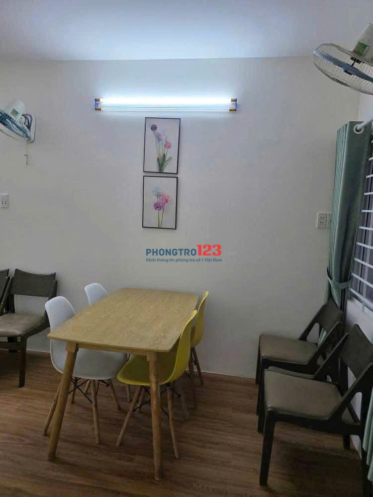Căn hộ 40m2,1P ngủ, wc , C/c Bàu Cát, p10, TB,5tr/th. Thang bộ