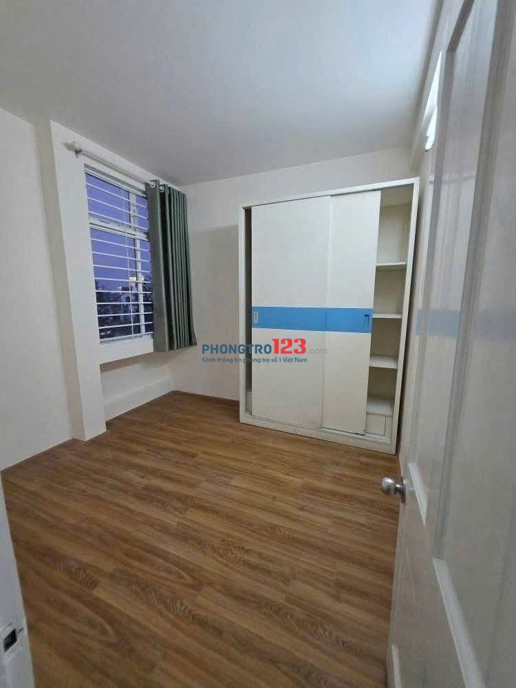 Căn hộ 40m2,1P ngủ, wc , C/c Bàu Cát, p10, TB,5tr/th. Thang bộ