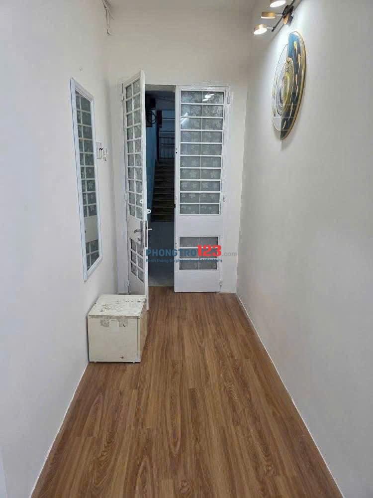 Căn hộ 40m2,1P ngủ, wc , C/c Bàu Cát, p10, TB,5tr/th. Thang bộ