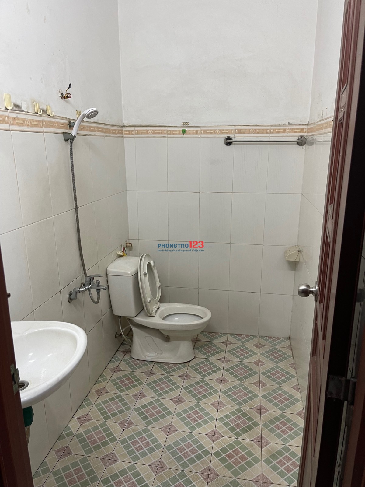 Cho thuê phòng trọ sang trọng, cao cấp diện tích 25m2, đầy đủ tiện nghi gần sân bay TSN