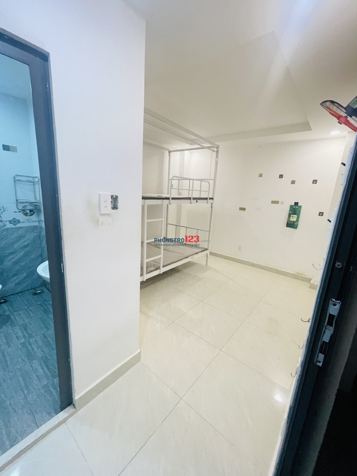 Phòng trọ cạnh trường IUH chợ gò vấp