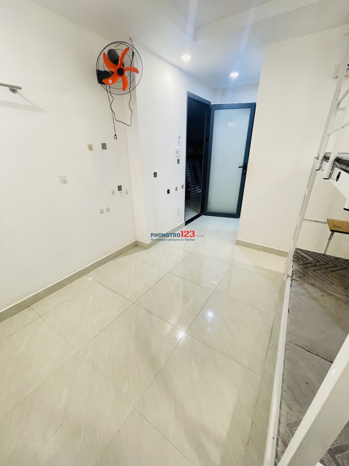 Phòng trọ cạnh trường IUH chợ gò vấp