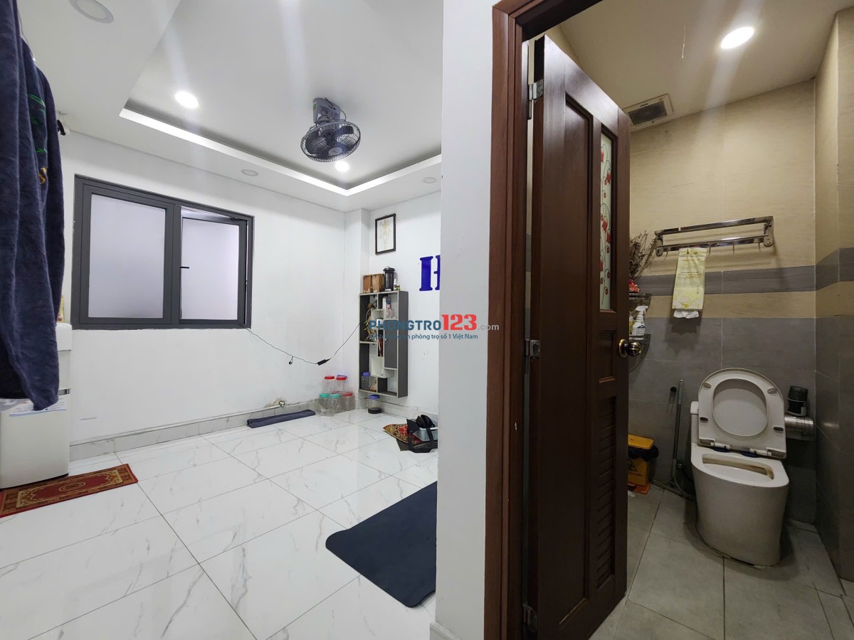 CHO THUÊ MẶT BẰNG KINH DOANH TỰ DO TÂN PHÚ - CÓ CHỖ NGỦ LẠI - MẶT TIỀN ĐƯỜNG LỚN TOÀ NHÀ