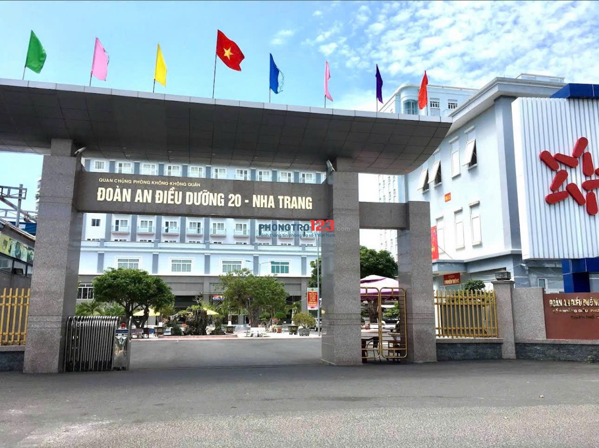 Cho thuê phòng khách sạn 4 sao sát biển giá cực rẻ tại Nha Trang giá từ 3,6 triệu