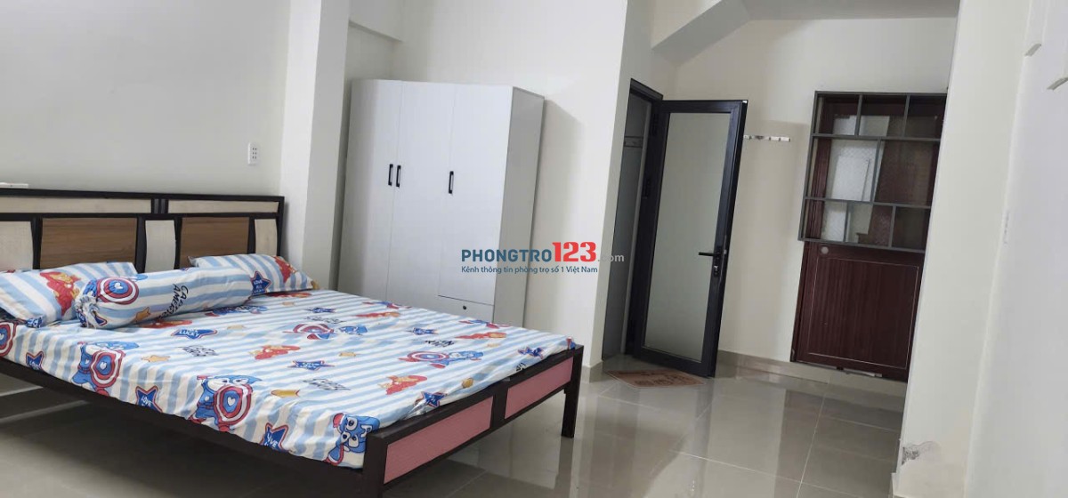 Cho thuê phòng trọ mới đầy đủ tiện nghi: giường, tủ, máy lạnh, máy giặt, tủ lạnh. Không chung chủ.