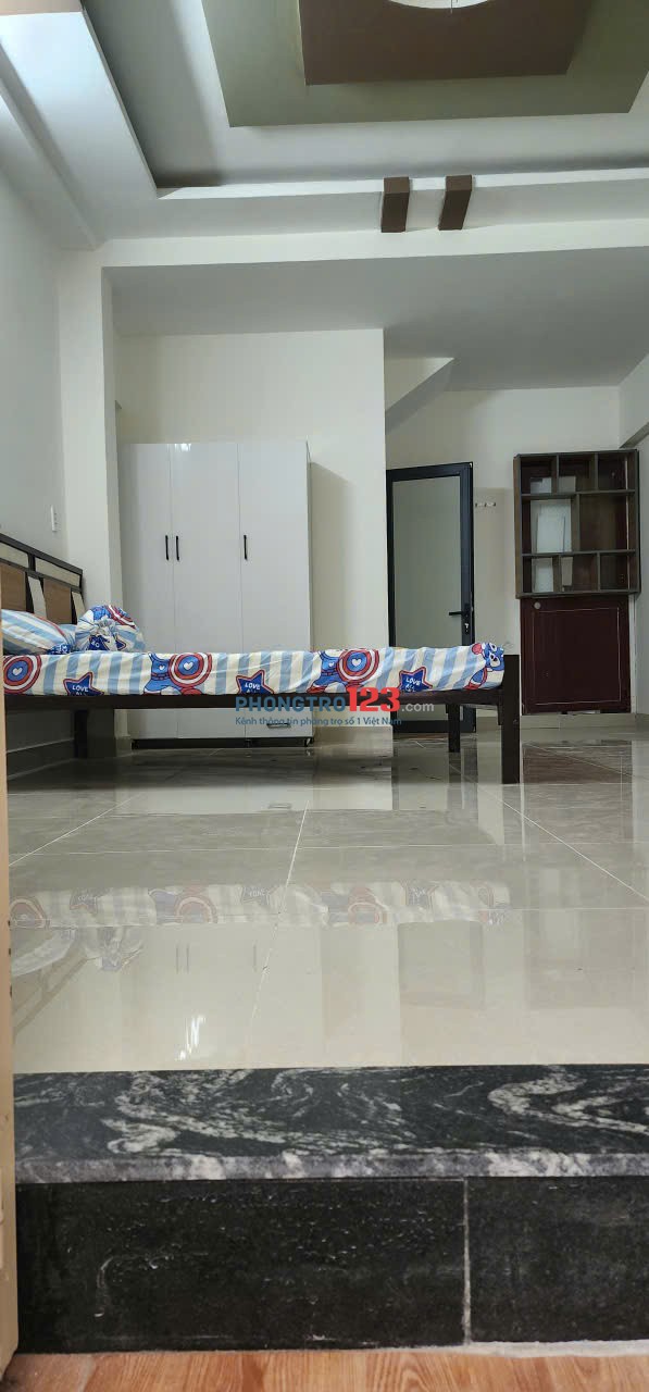 Cho thuê phòng trọ mới đầy đủ tiện nghi: giường, tủ, máy lạnh, máy giặt, tủ lạnh. Không chung chủ.
