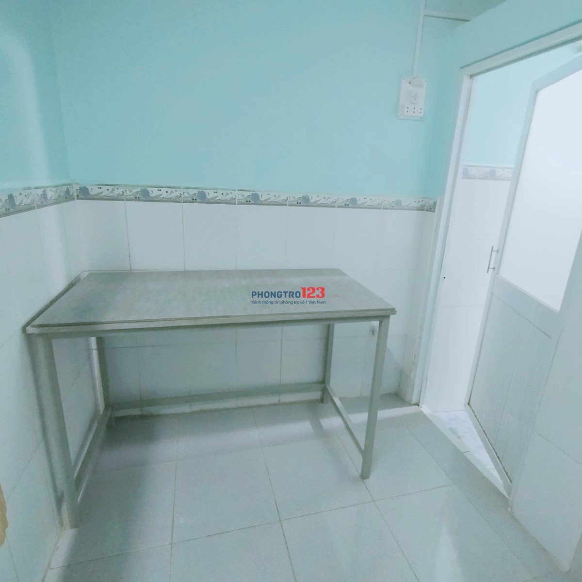 Phòng trọ đường Dương Quảng Hàm - Q.Gò Vấp, 18m2, giá 1.900.000đ/tháng