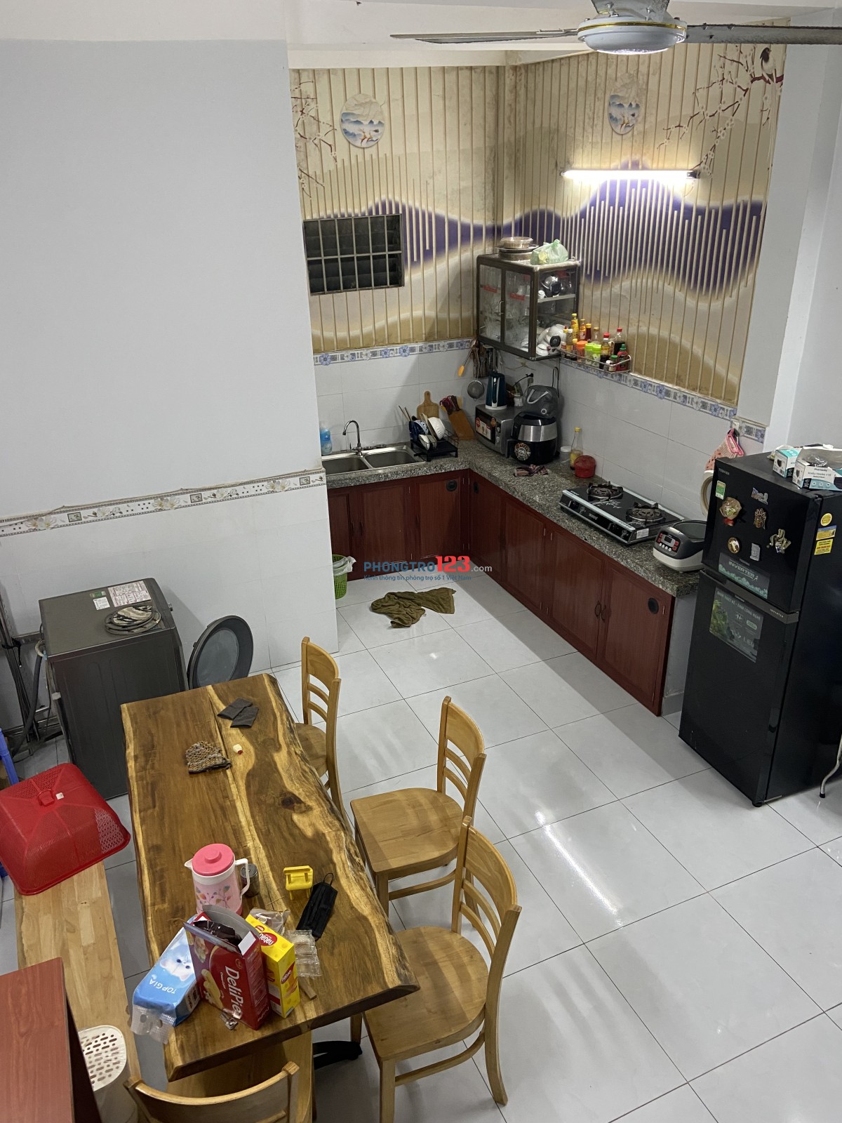 Cho thuê phòng 30m2 trong nhà nguyên căn
