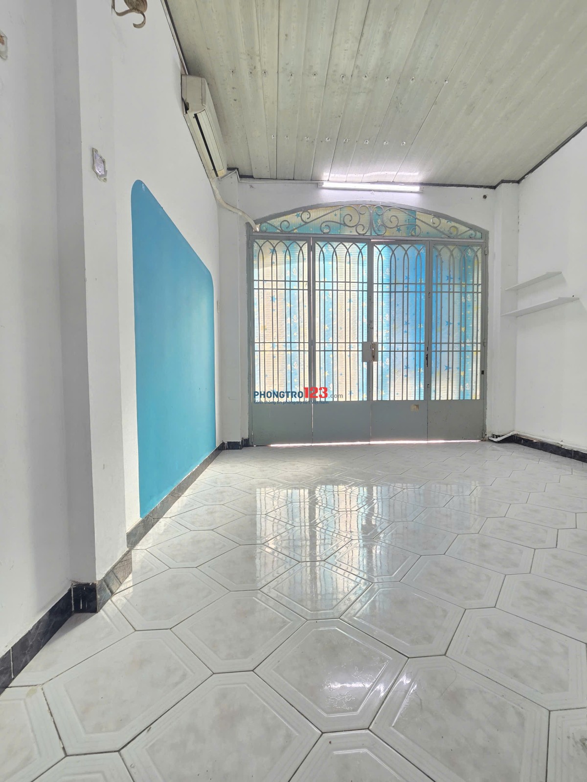PHÒNG MÁY LẠNH RỘNG RÃI THOÁNG MÁT NGAY LÝ CHÍNH THẮNG-NAM KỲ KN