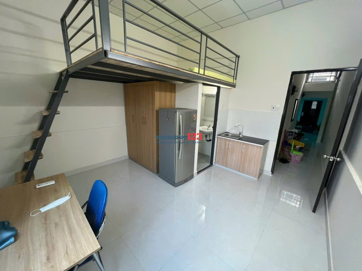 Cho Thuê Căn Hộ Có Gác Full Nội Thất Cửa Sổ Trời Ngay Khu Etown Gần Học Viện Hàng Không, Tân Bình