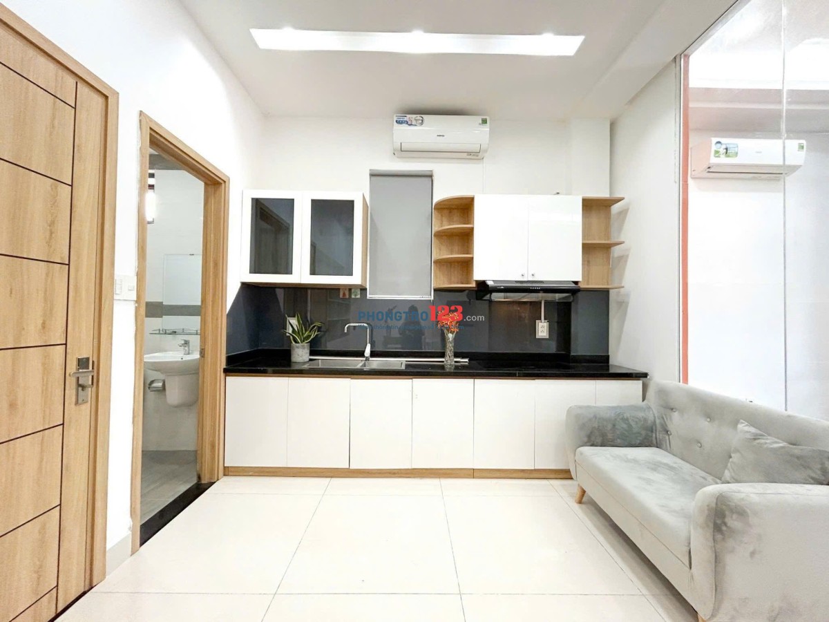 CHO THUÊ CĂN HỘ TÁCH BẾP, BAN CÔNG, MÁY GIẶT RIÊNG GẦN NGÃ SÁU PHÚ NHUẬN