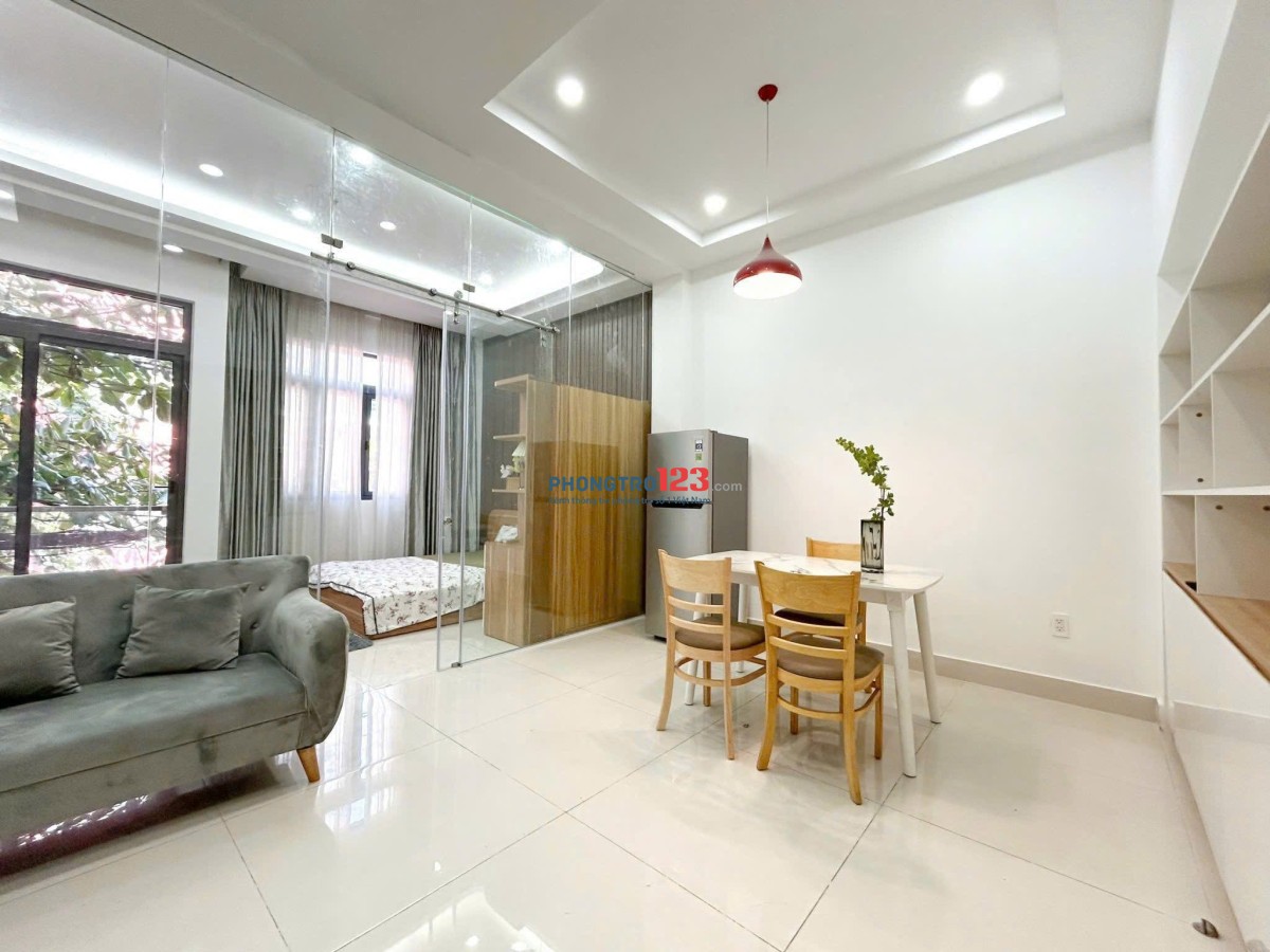CHO THUÊ CĂN HỘ TÁCH BẾP, BAN CÔNG, MÁY GIẶT RIÊNG GẦN NGÃ SÁU PHÚ NHUẬN