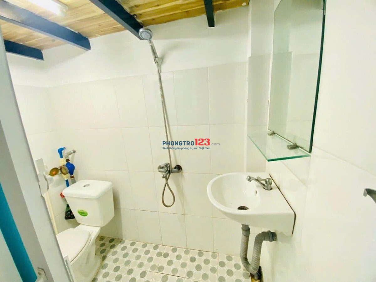 DUPLEX MÁY LẠNH, TỦ LẠNH, RỘNG 28M2 NGAY SAU ĐẠI HỌC CÔNG THƯƠNG