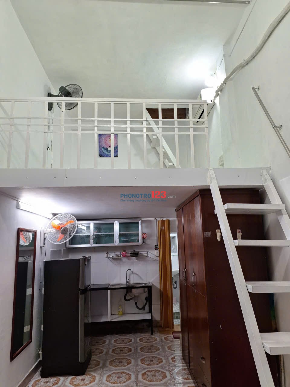 Nhà nguyên căn, Trệt lửng lầu 2PN, Q1 đủ tiện nghi giá 7tr điện nước giá nhà nước