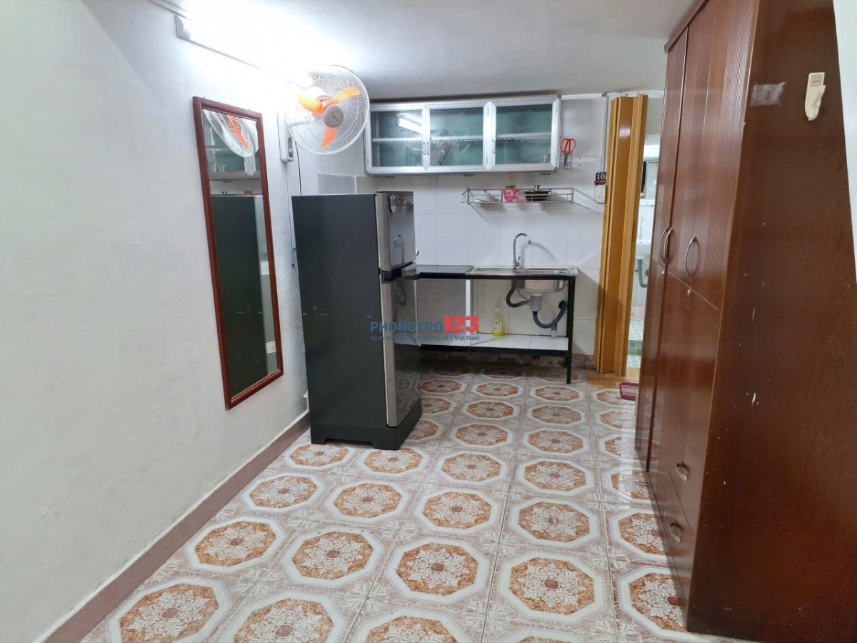 Nhà nguyên căn, Trệt lửng lầu 2PN, Q1 đủ tiện nghi giá 7tr điện nước giá nhà nước