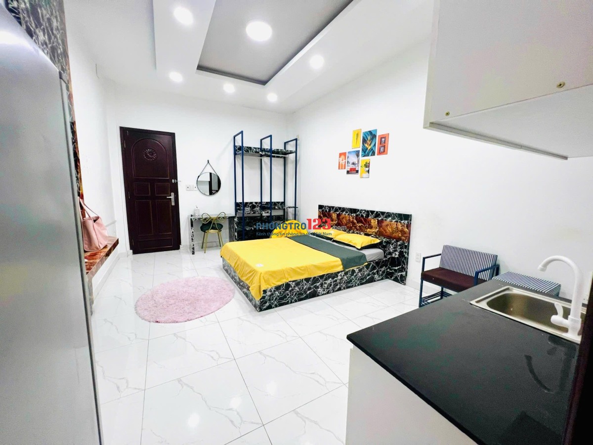 HOÀNG HOA THÁM, P12 – PHÒNG CỬA SỔ THOÁNG MÁT, GẦN SÂN BAY 