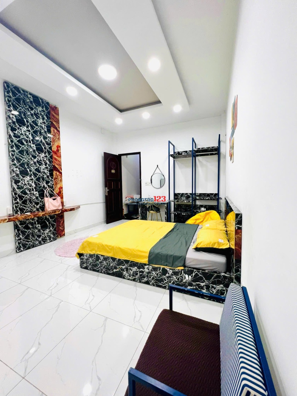 HOÀNG HOA THÁM, P12 – PHÒNG CỬA SỔ THOÁNG MÁT, GẦN SÂN BAY 