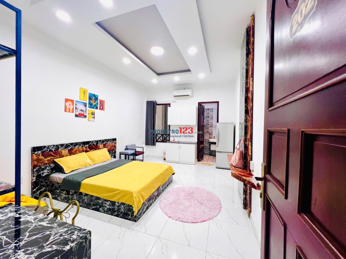HOÀNG HOA THÁM, P12 – PHÒNG CỬA SỔ THOÁNG MÁT, GẦN SÂN BAY 