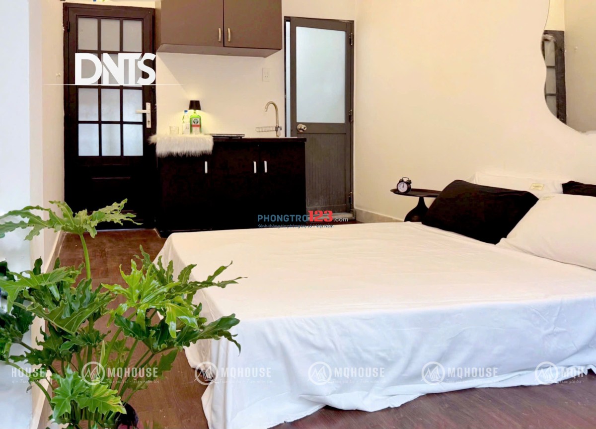 CHO THUÊ PHÒNG BAN CÔNG GẦN SÂN VẬN ĐỘNG HOA LƯ – CẦU BASON, Q1