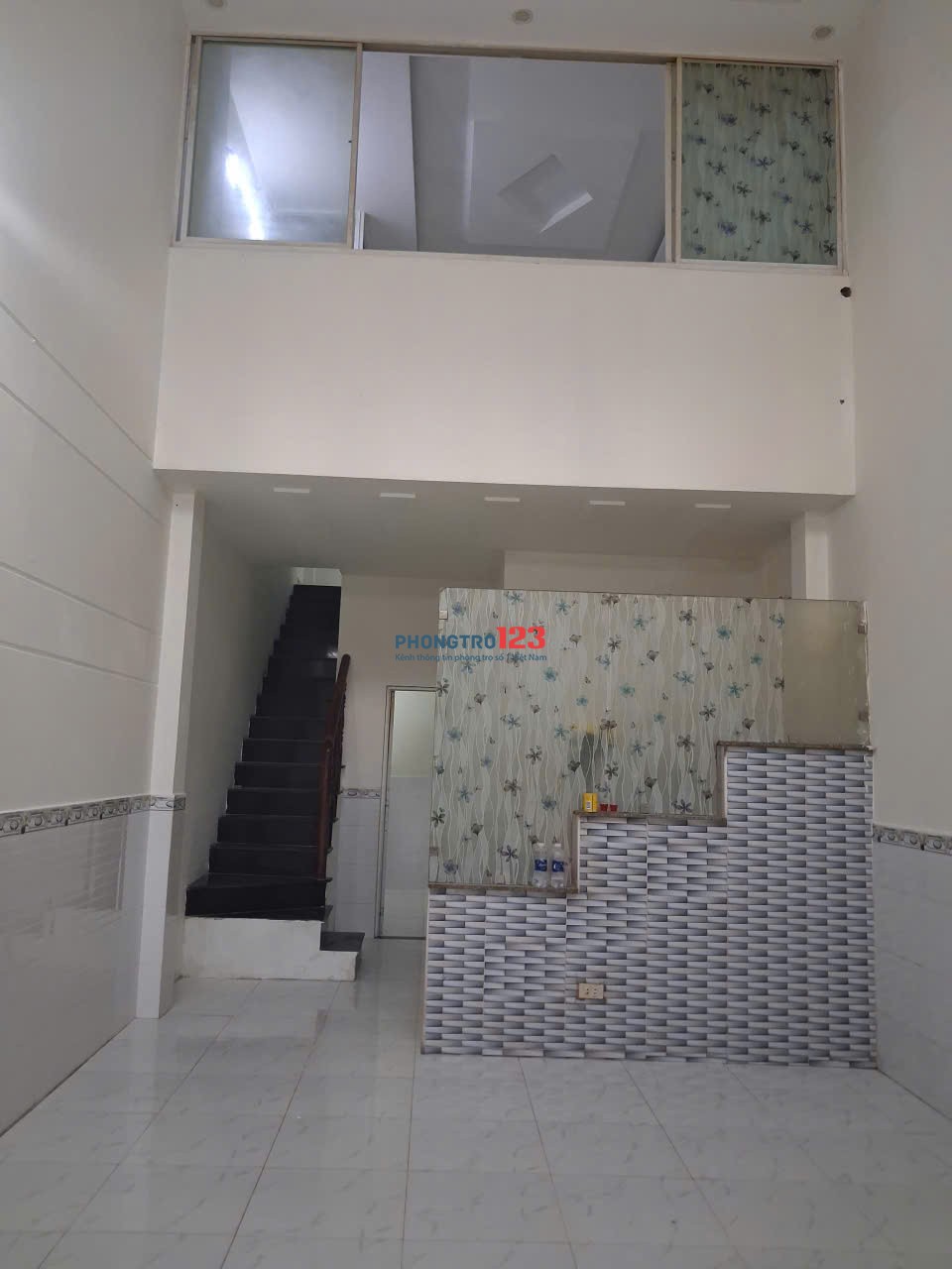 Chính chủ cho thuê nhà gác lửng 2pn, 2wc giá rẻ tại MÃ Lò, bình Tân
