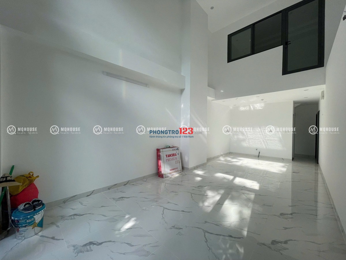 CHO THUÊ MẶT BẰNG KINH DOANH TỰ DO TÂN PHÚ - CÓ CHỖ NGỦ LẠI - MẶT TIỀN ĐƯỜNG LỚN TOÀ NHÀ