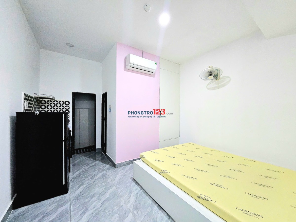 PHÒNG FULL NỘI THẤT - MÁY GIẶT RIÊNG NGAY PHAN VĂN HỚN