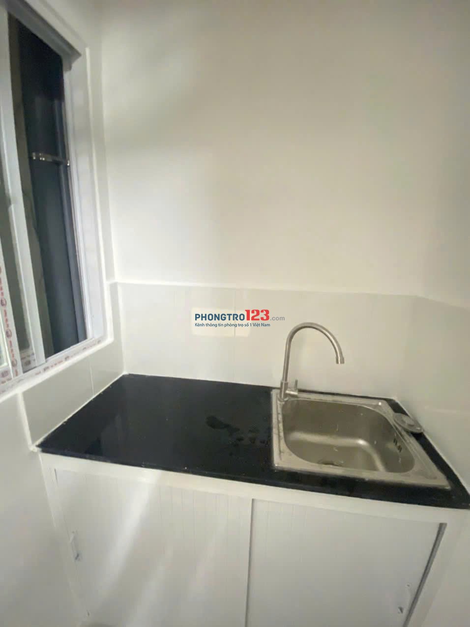 Cho Thuê nha nguyen can Q10 Mới xây giá 6tr gần BV Hòa Hảo