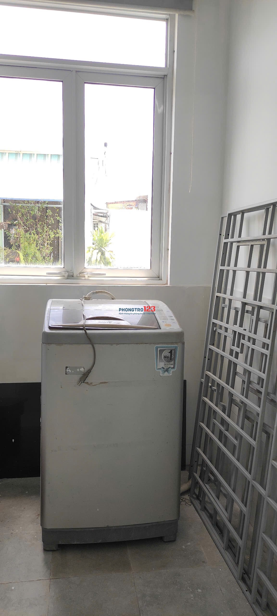 Cho thuê nhà giá siêu rẻ 8 triệu nhà riêng 2,5 tầng, đường Hoàng Diệu, TP Đà Nẵng