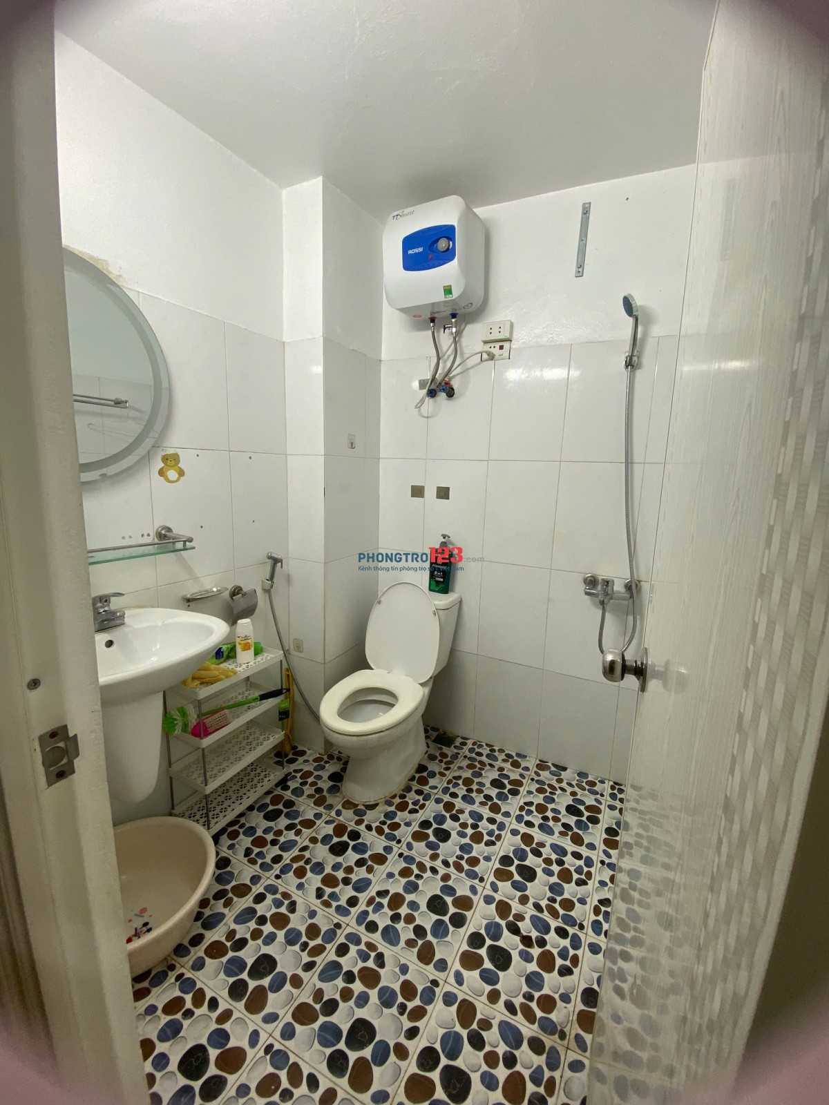 Cho thuê phòng 25m vuông tại Tô Hiệu Hà Đông liên hệ ZL : 0357.563.505