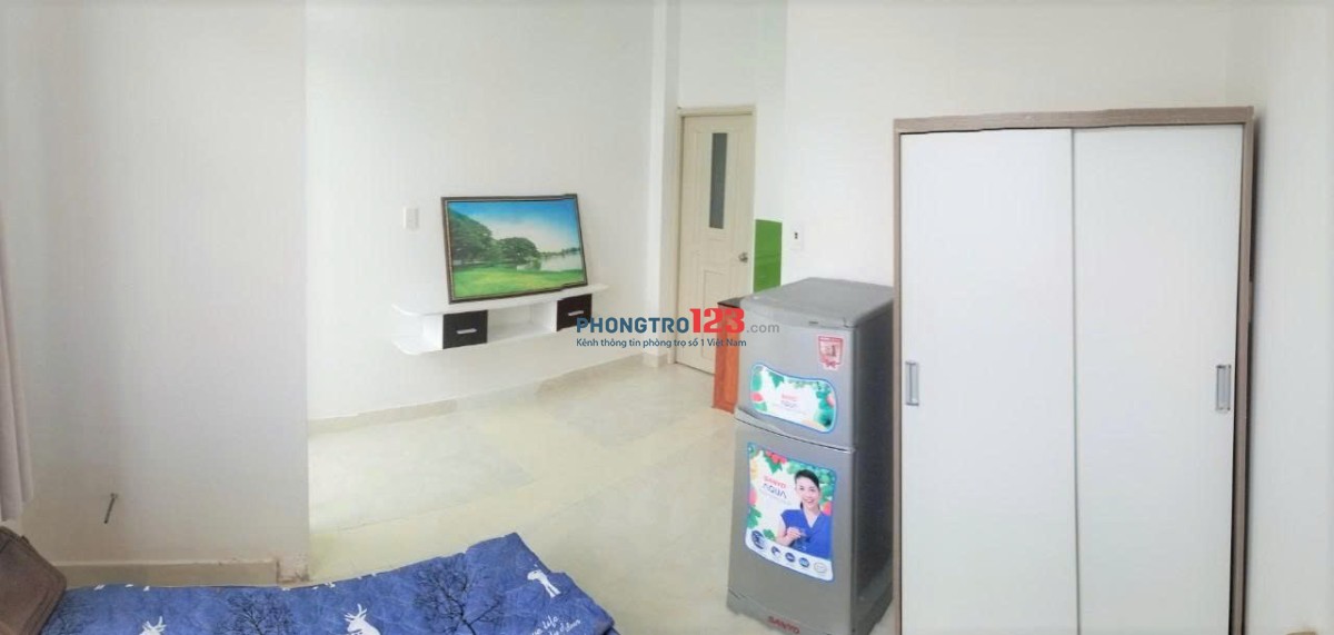 Phòng Ban Công Thoáng Mát, Đối Diện ĐH Bách Khoa, Full Nội Thất, Gần ĐH huflit, Hoa Sen, Kinh Tế UEH