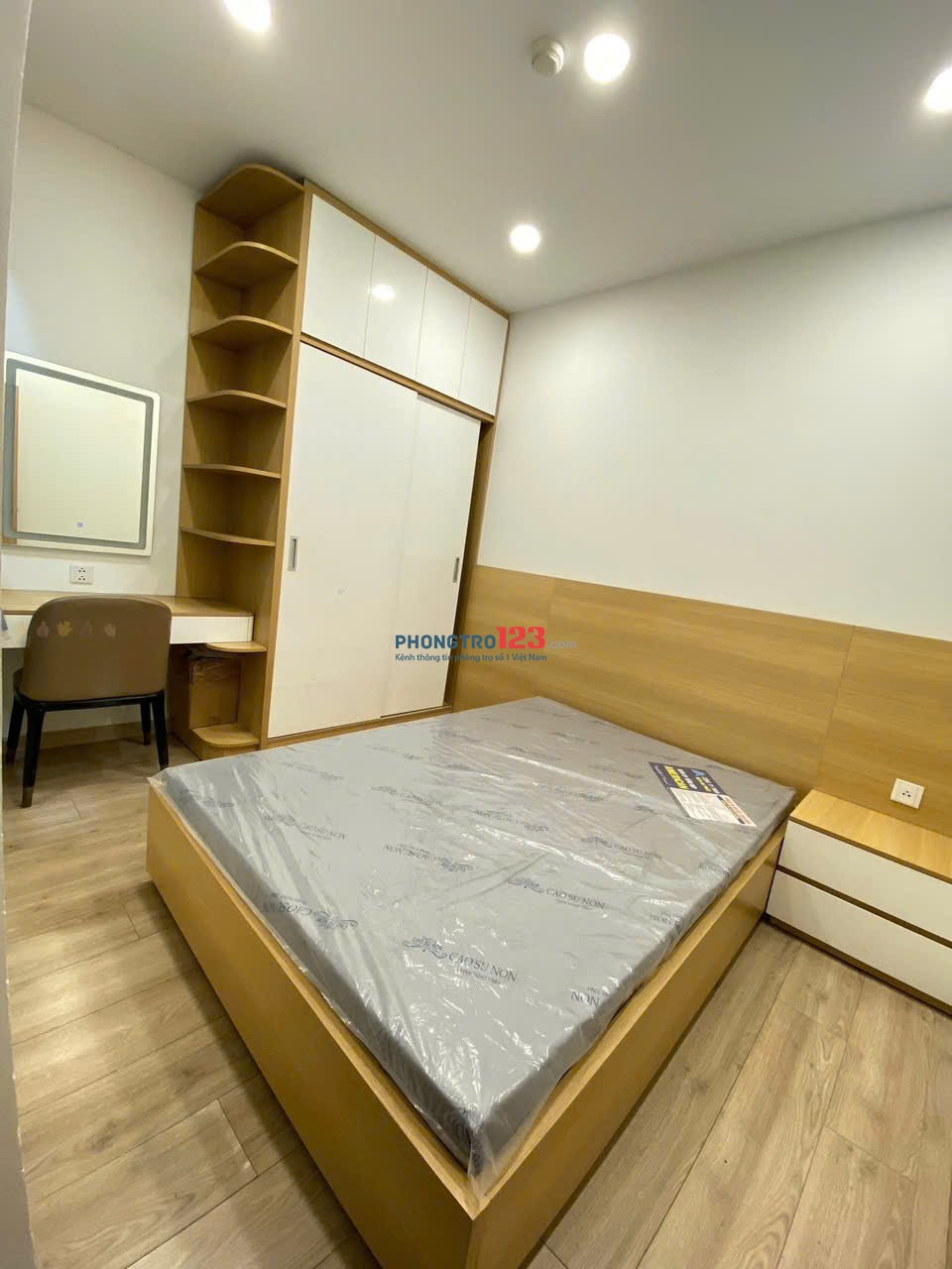 chung cư Ruby, Tân Bình rộng 90m2, 2p ngủ, NTCC giá 10,5tr