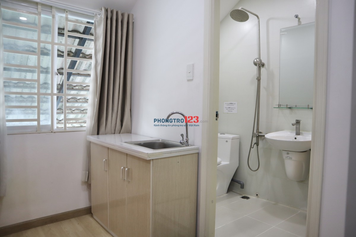 Gần Phố Tây Phòng Gác Mái 3,5tr NgCư Trinh ngay trung tâm Q1