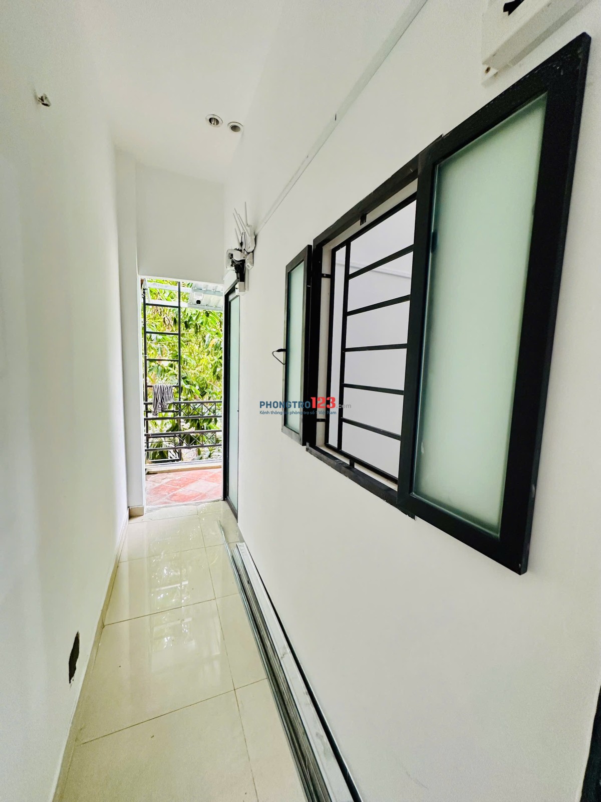 TRỐNG 1 PHÒNG MỚI XÂY SÁT VĂN LANG, IUH, SIÊU THỊ, CHỢ ĐẦY ĐỦ TIỆN NGHI