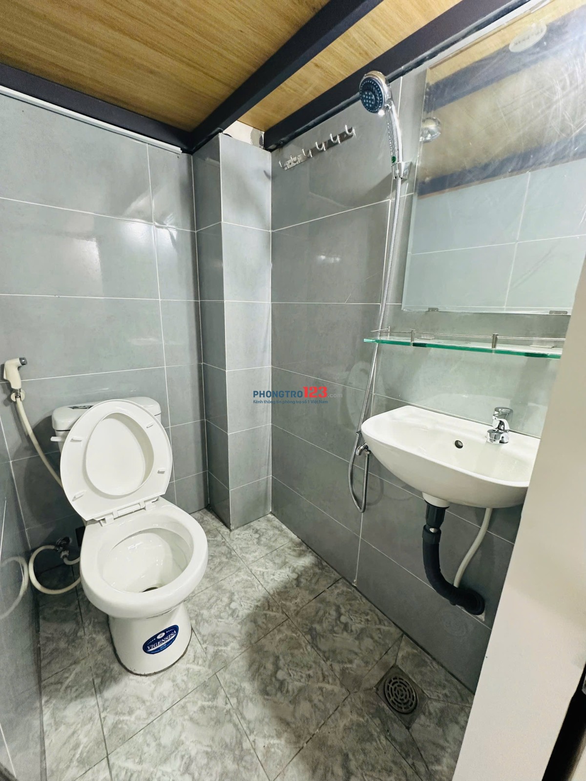TRỐNG 1 PHÒNG MỚI XÂY SÁT VĂN LANG, IUH, SIÊU THỊ, CHỢ ĐẦY ĐỦ TIỆN NGHI