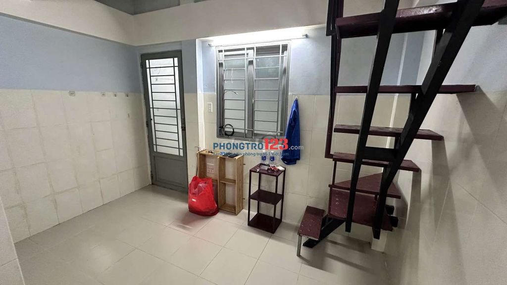 Cho Thuê Phòng trọ kiểu CCMN Quận 4 mới chỉ hơn 2 triệu/tháng, có lầu ở được 2 người.