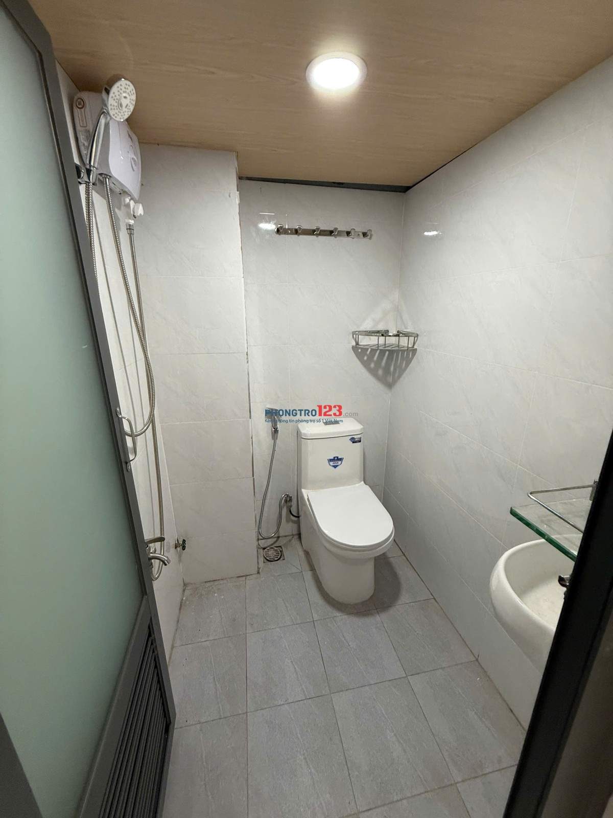 Phòng Mới xây Q.10 chính chủ giá 4.9tr gần ĐH Kinh Tế, BV Hòa Hảo có máy sấy, giặt...