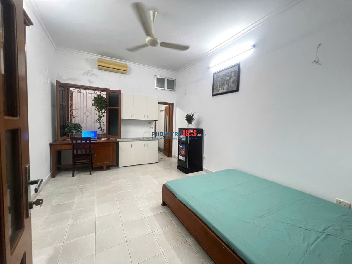Cho thuê phòng đẹp giá 4,3 tr phố Nguyễn Khuyến, Đống Đa đi bộ ra Ga Hà Nội, Văn Miếu Quốc Tử Giám