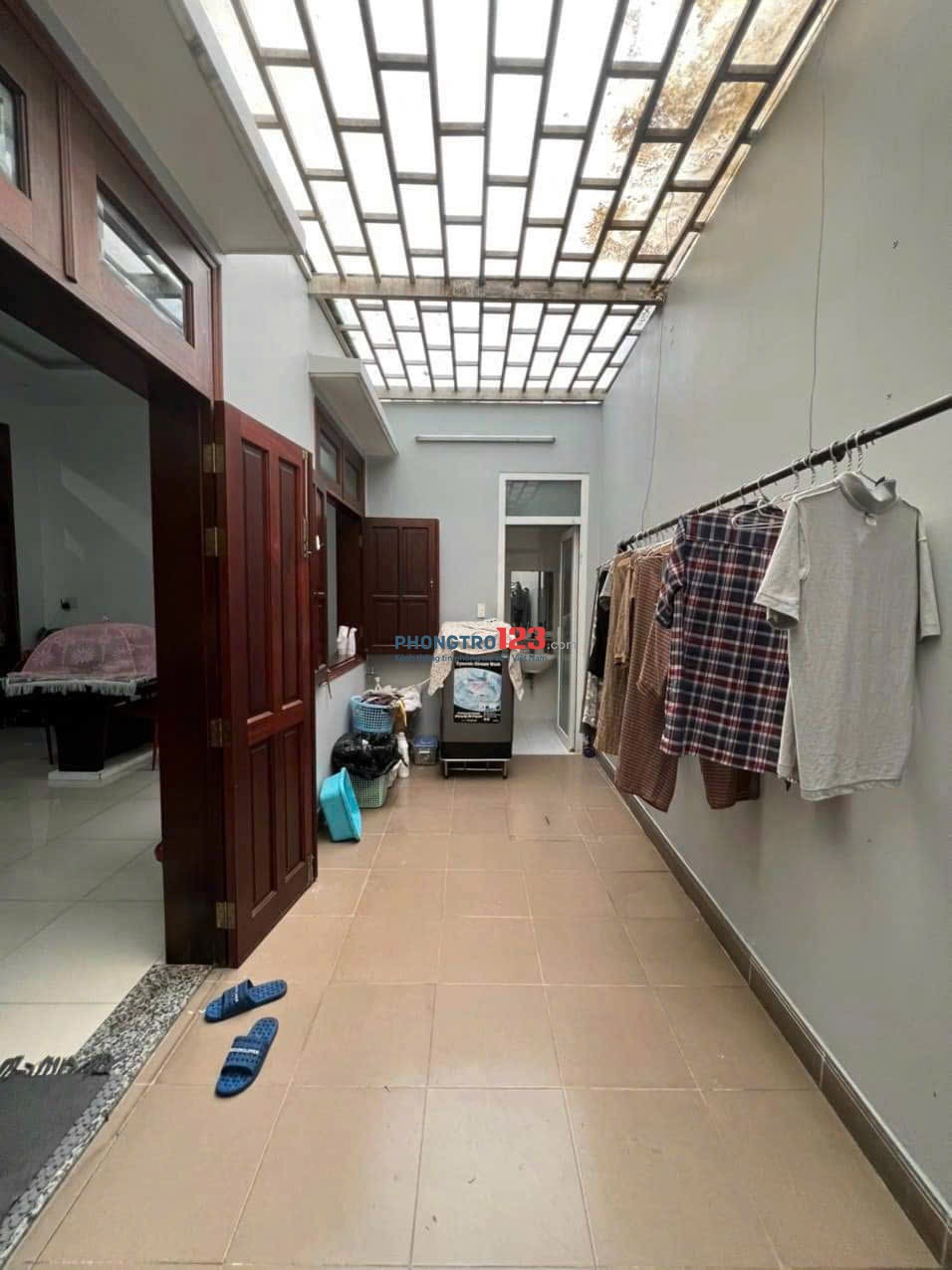 Cho nữ hoặc gia đình thuê, có phòng đơn hoặc kép, tiện nghi cao cấp