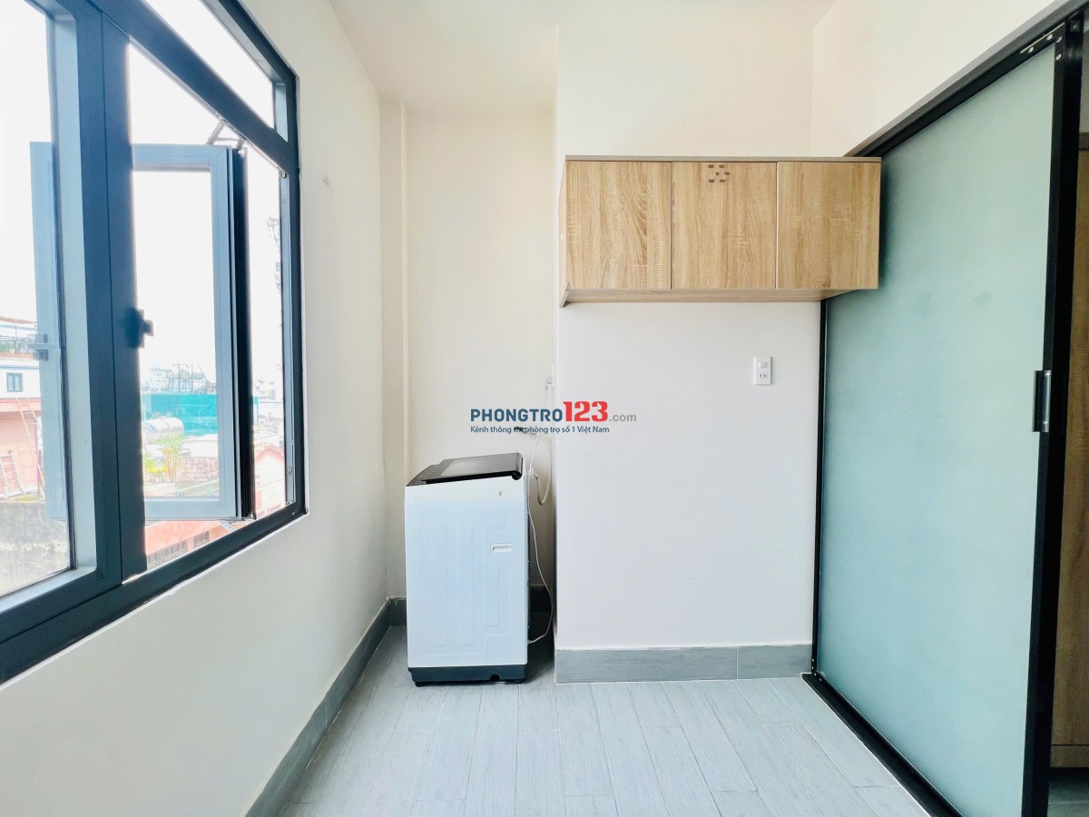 Cho Thuê Phòng Tách Bếp, Full nội thất, cửa sổ lớn ngay Ung Văn Khiêm, gần Ngã tư hàng xanh, UTH,..