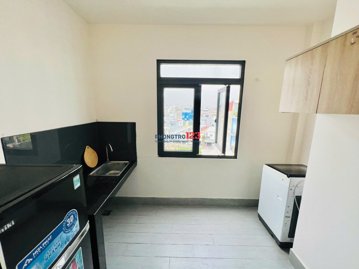 Cho Thuê Phòng Tách Bếp, Full nội thất, cửa sổ lớn ngay Ung Văn Khiêm, gần Ngã tư hàng xanh, UTH,..