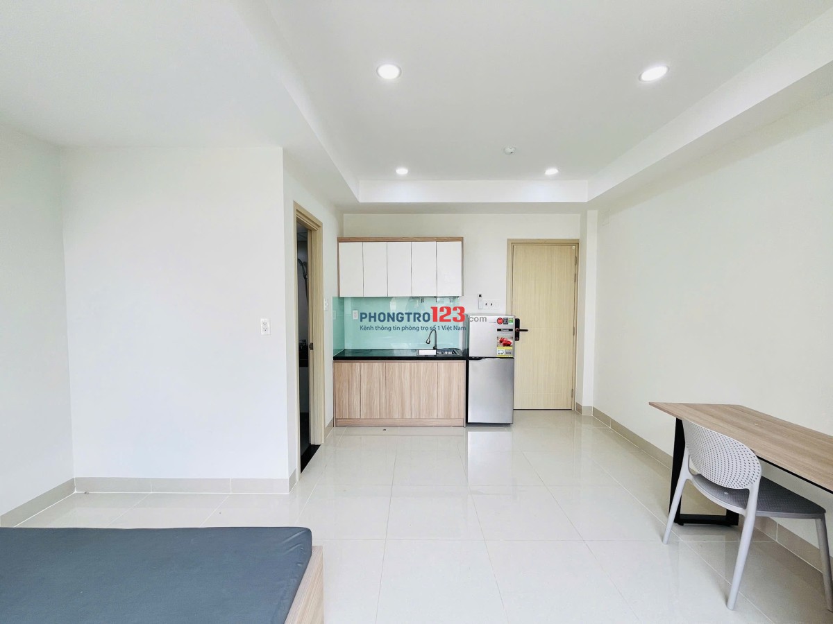 Căn Studio Full nội thất có cửa sổ lớn ngay gần Nguyễn Thị Thập Quận 7