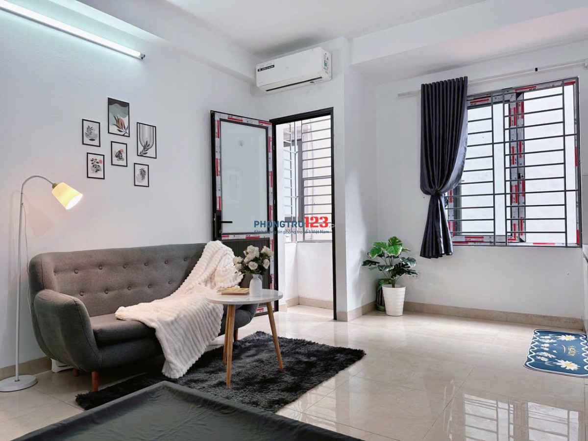 Cho thuê CCMN Full đồ, Ban công ngay 73 Hoàng Ngân, gần Chợ Quan Ngân, Cầu vượt Lê Văn Lương