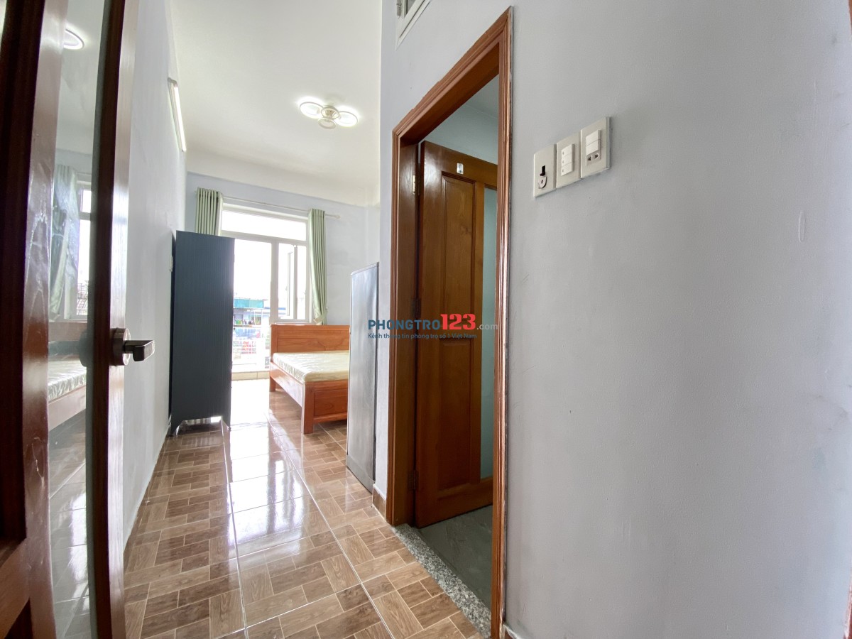 Cho Thuê Phòng Studio Full Nội Thất , Ban Công Thoáng , Ngay Cầu Thị Nghè , Ngã Tư Hàng Xanh